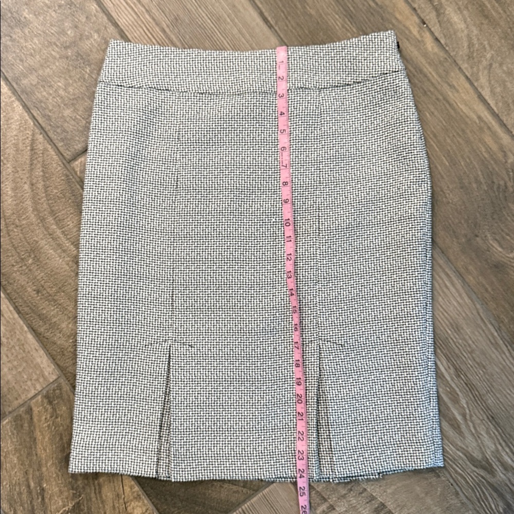 Kasper Tweed Pencil Skirt Size 10 Black White Career Classic Pleated Hem - Picture 11 of 13